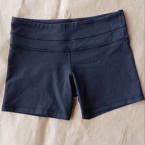 Lululemon Black Groove Yoga Bike Shorts size 6